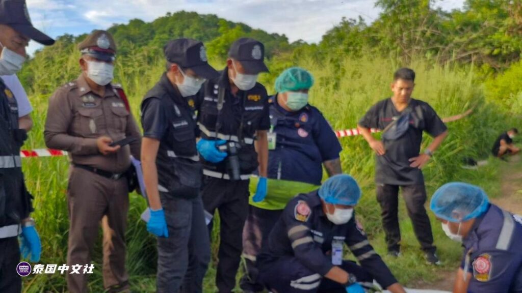 泰国北标府发现遭枪杀男子，双手被铐，尸体被弃森林