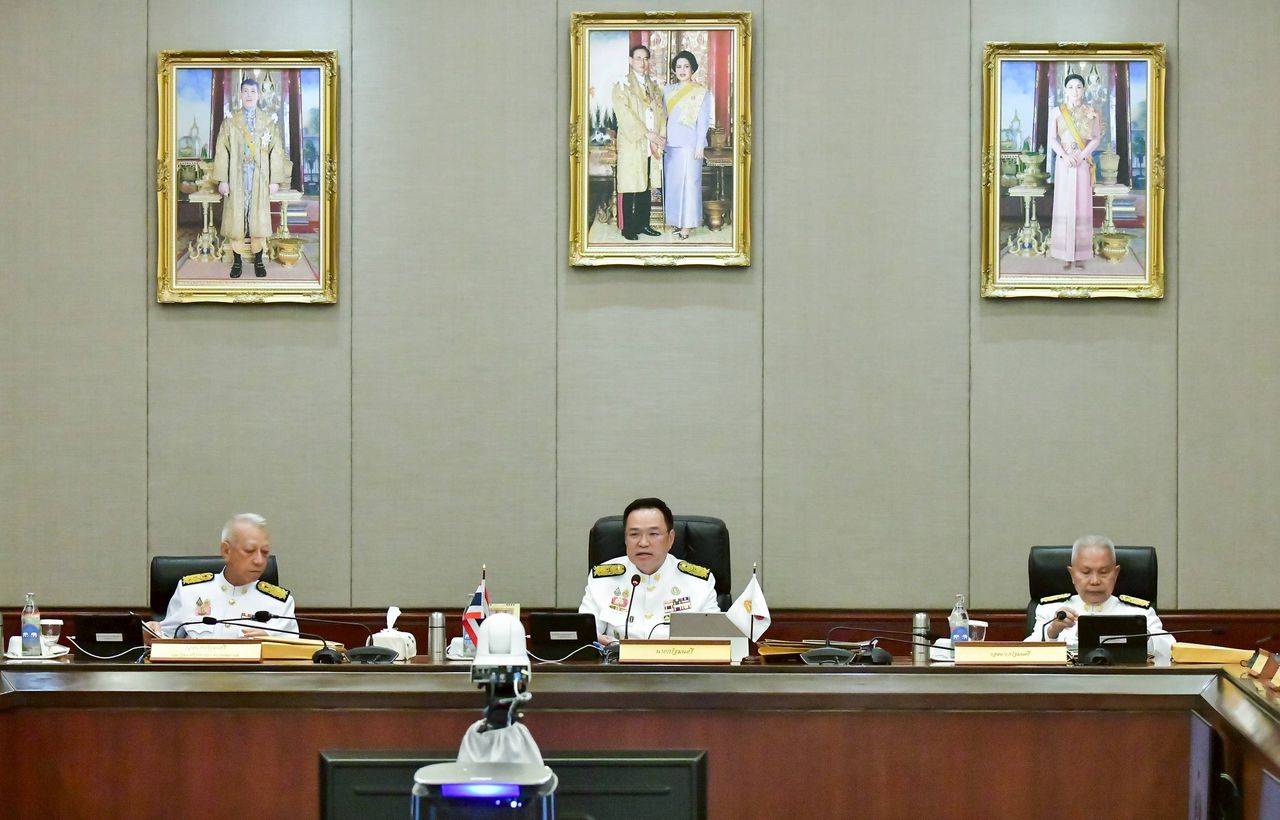 “阿努丁” 自主负责安全事务，分配6位副总理职责，由“巴颂南”负责司法-DSI