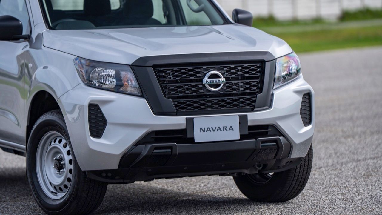 Nissan Navara Calibre SL：轮毂盖却有190马力，同级别高车身四门车型如何？
