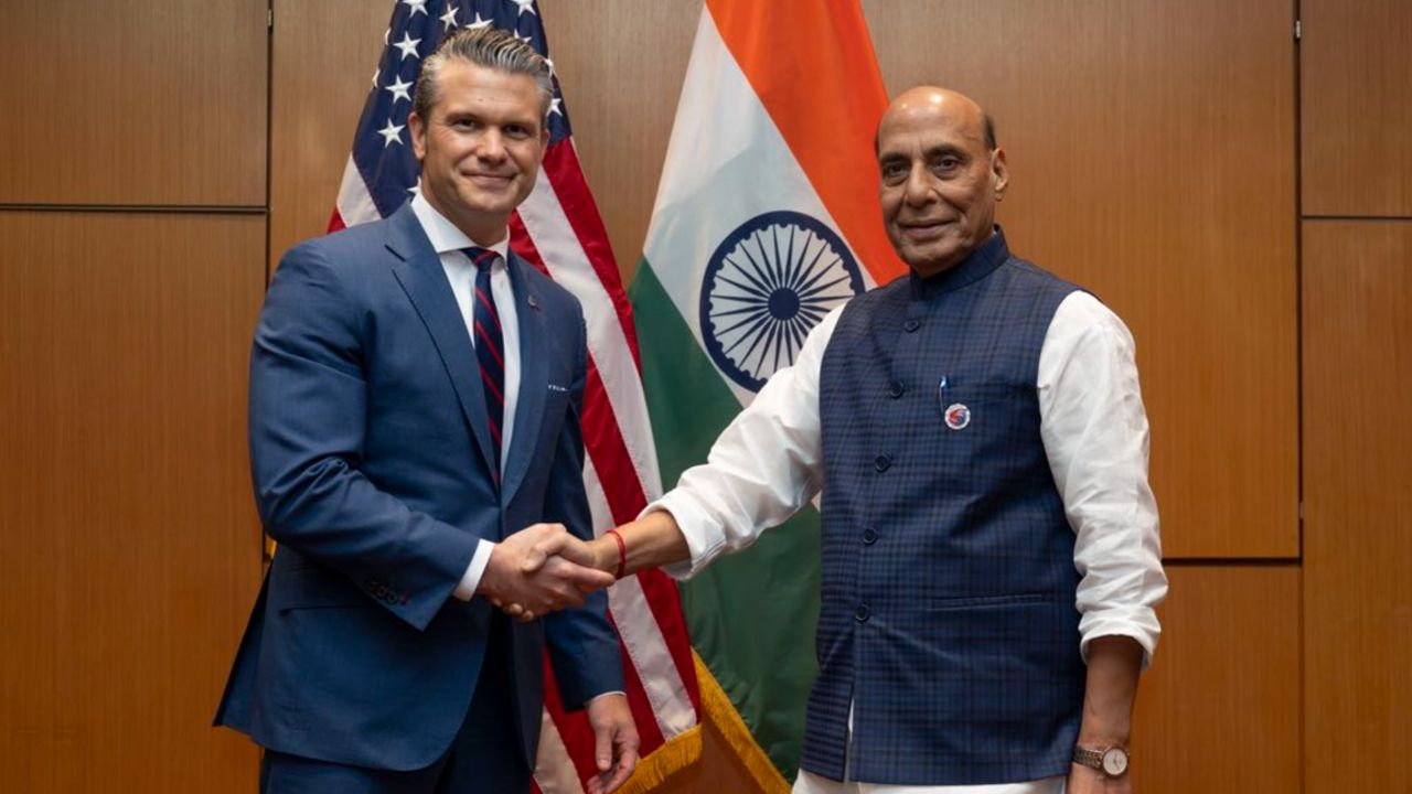美国-印度签署为期10年的国防合作协议,特朗普关税措施引发紧张局势