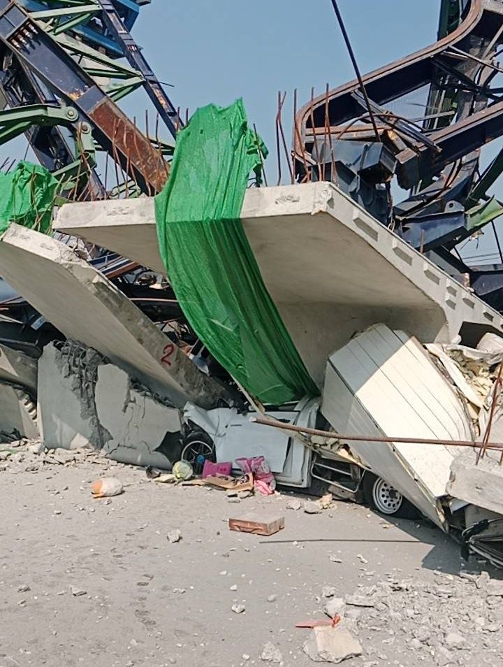 拉玛2路高架施工起重机倒塌造成人员伤亡