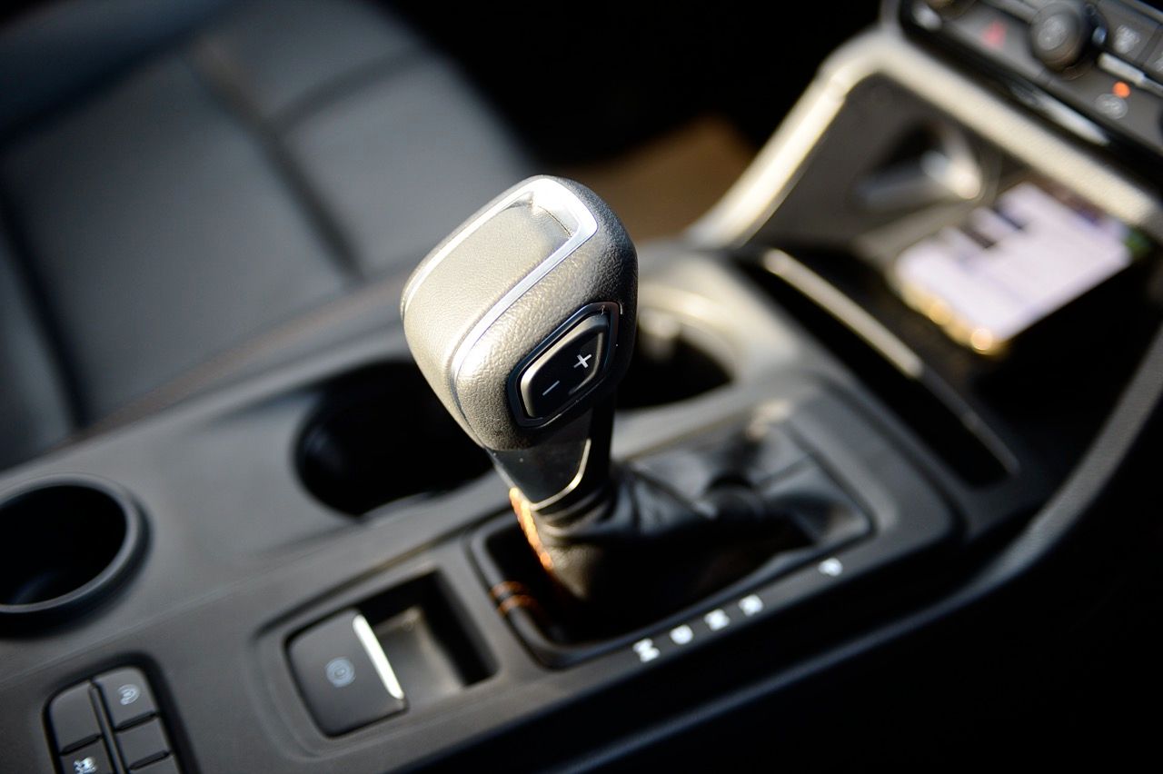 如何驾驶自动挡汽车以避免变速器快速损坏！