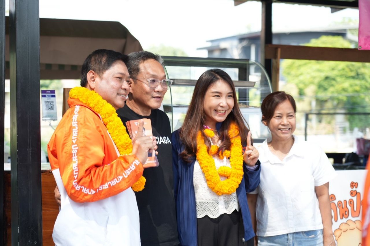 “西里卡尼亚”带领候选人拉票，希望暖武里府再次全府变橙色