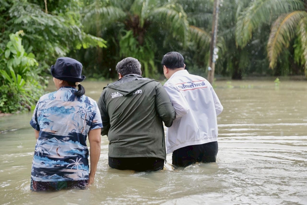 巴吞他尼洪灾 “皮拉潘” 分发1000份救济包,敦促议员照顾受灾者