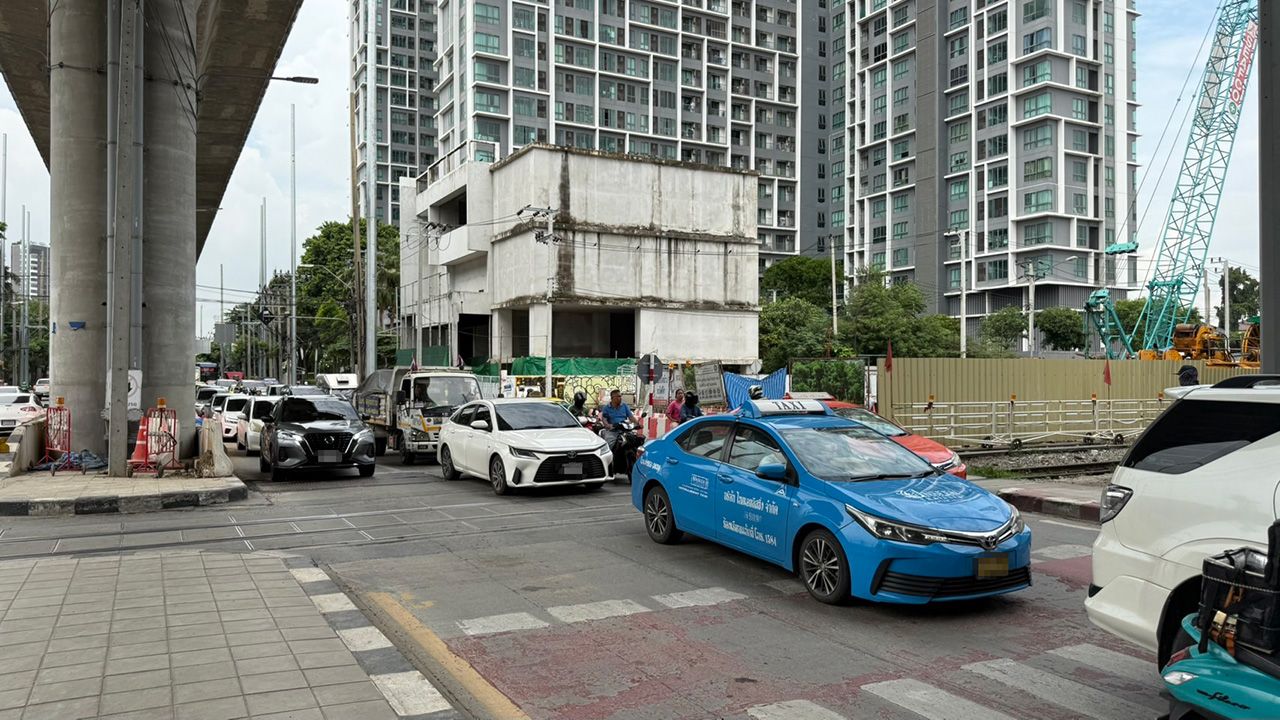 规划出行:Charan Sanitwong路新增两条车道 因橙线地铁施工改道