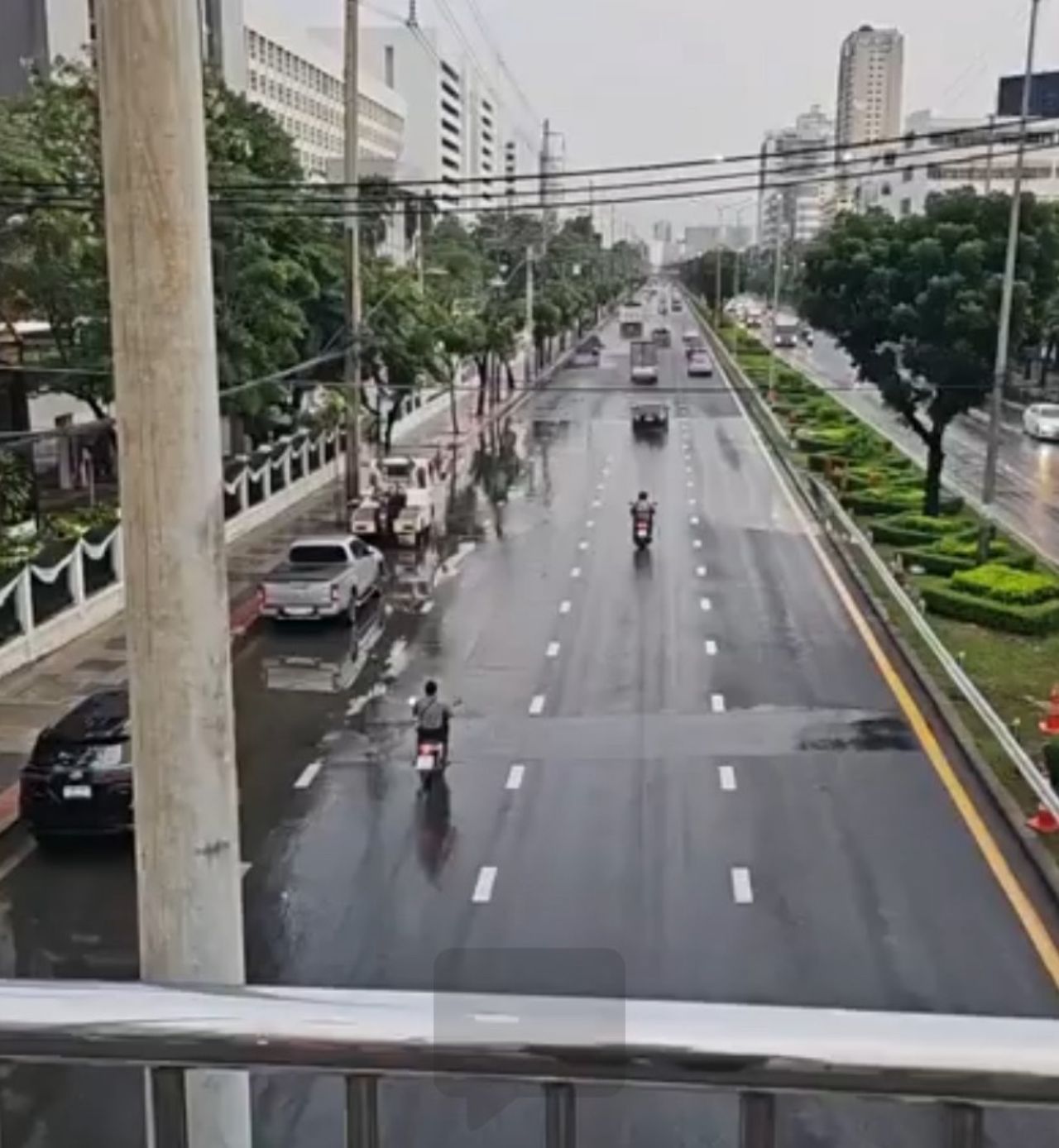 曼谷深夜暴雨袭击，雨量高达111毫米，不涉及北部洪水