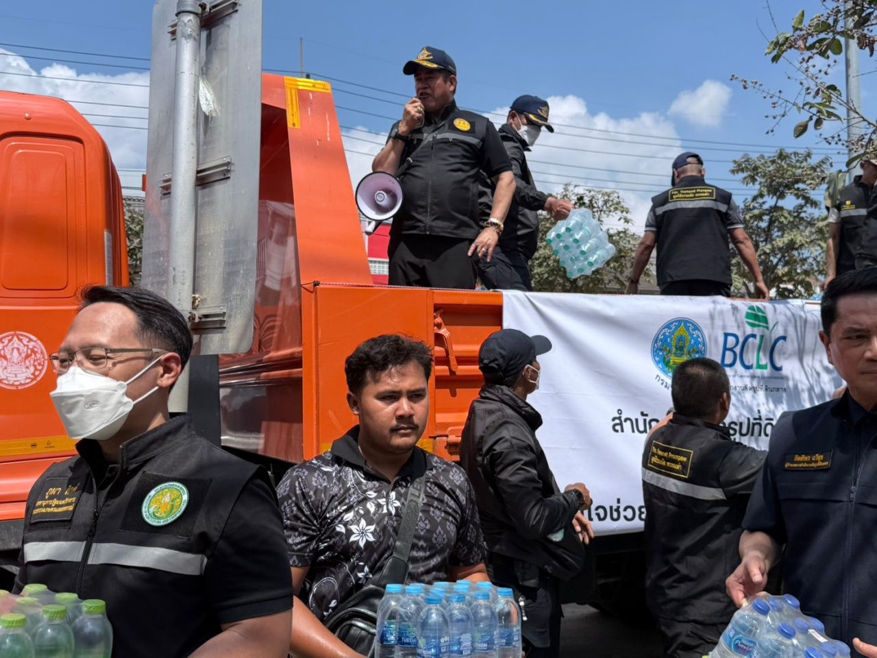 “达姆纳斯”加快清理垃圾，恢复合艾市，批评第9地区调动人员