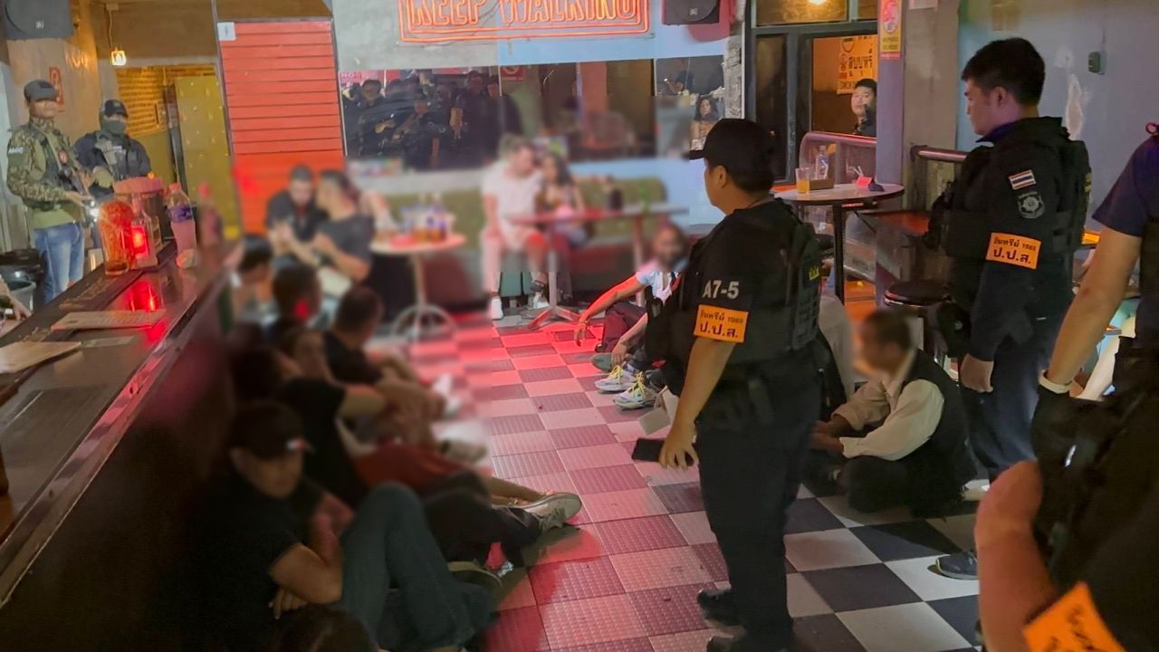 防毒部门突袭著名拉差巴拉坡地区夜总会，超时营业和涉毒，发现多名游客尿检呈阳性