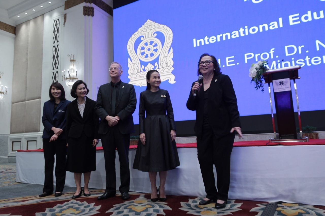 “纳瑞蒙” 使用三大支柱引领教育 “减轻教师负担-未来技能-AI技术”