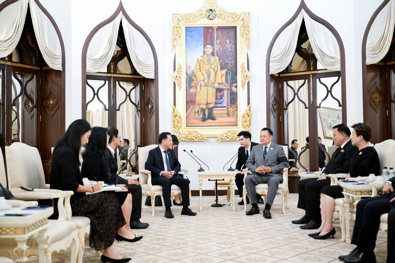 中国捐赠2000万人民币人道主义援助泰国,对起重机倒塌压毁火车事件表示遗憾