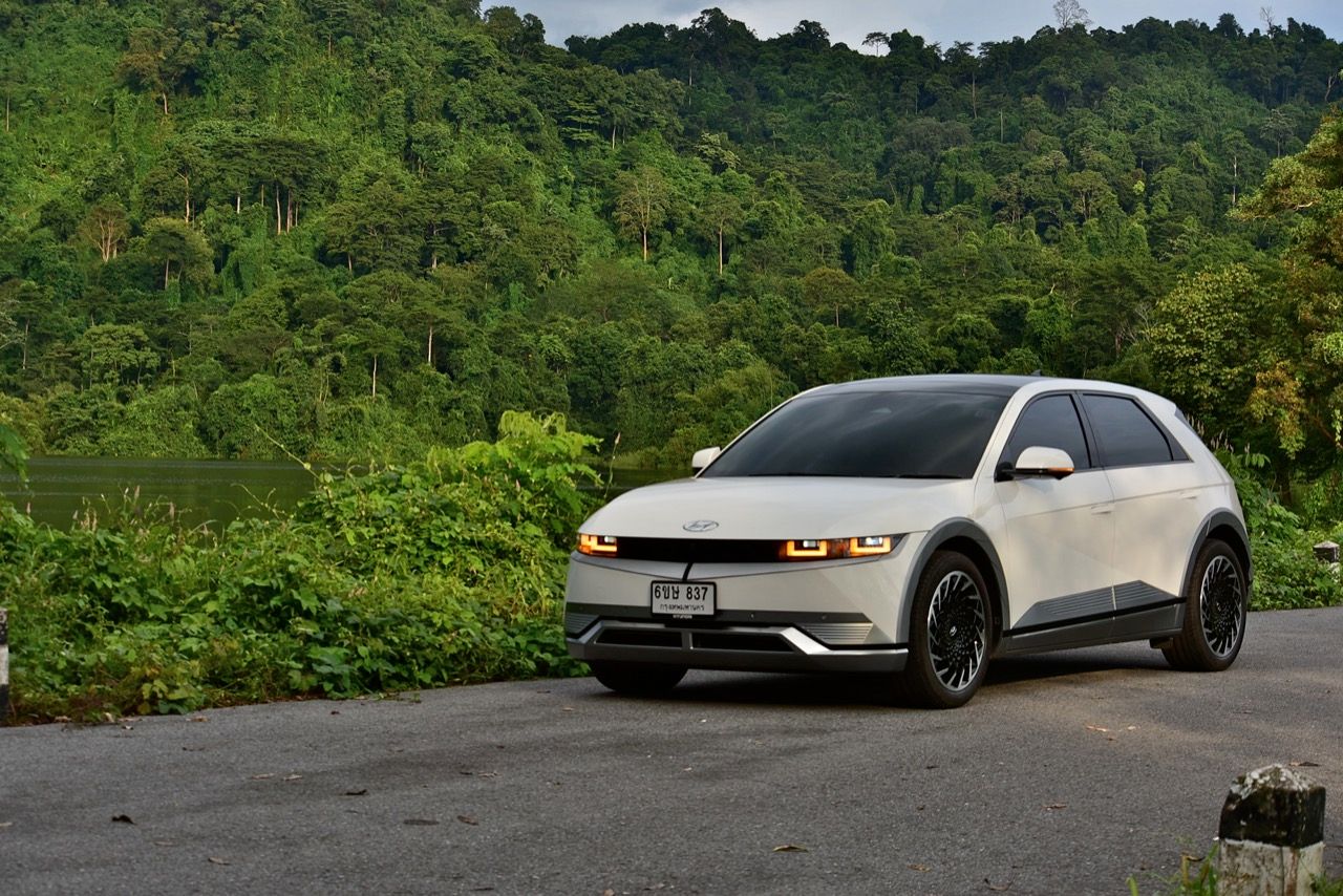 测试珍稀电动车：现代IONIQ 5首版，进口售价高但驾驶体验佳