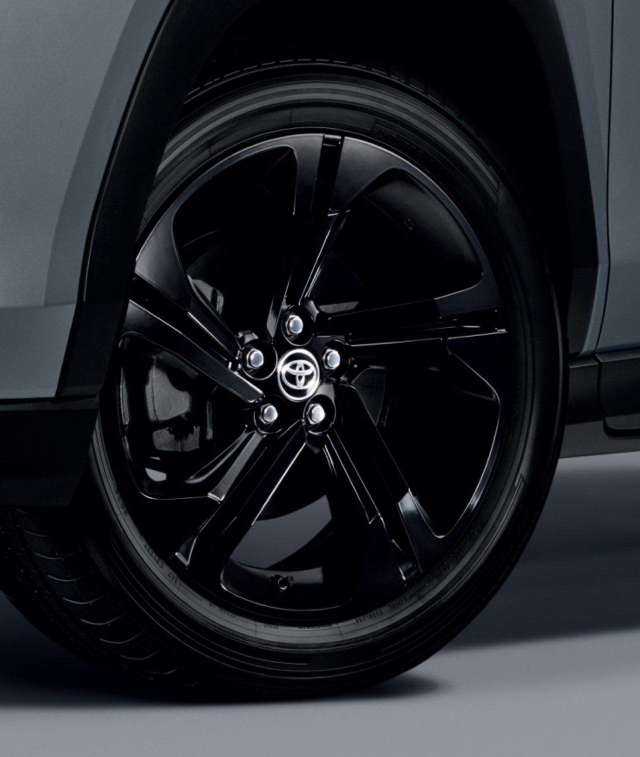 丰田推出YARIS CROSS NIGHTSHADE，点亮运动豪华