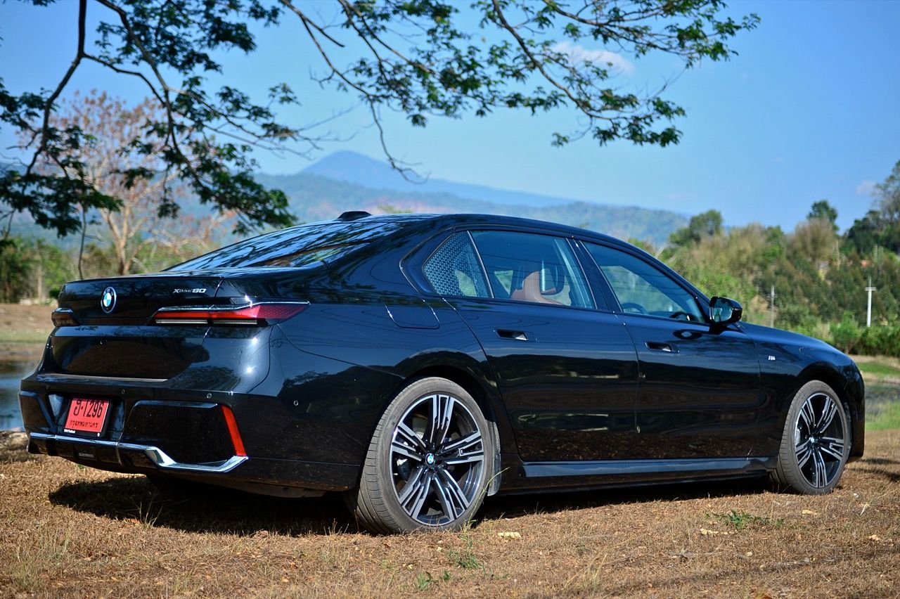 千禧汽车集团庆祝成立25周年，推出BMW i7独家计划