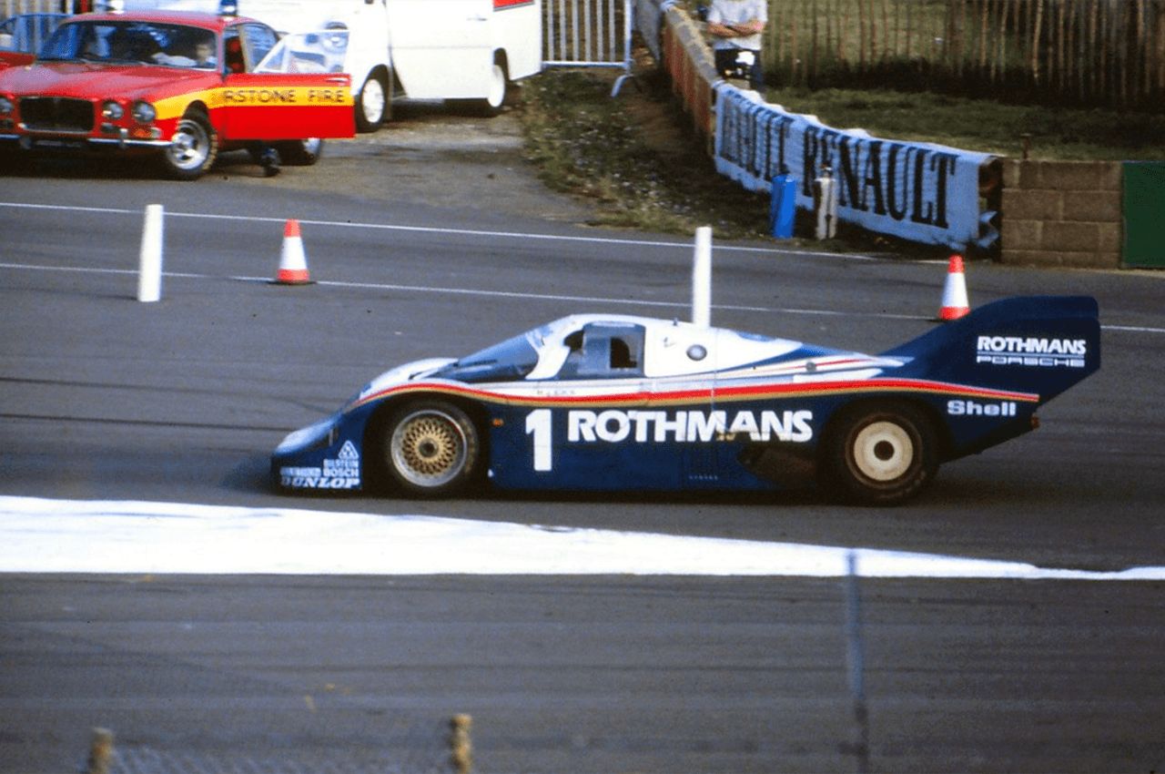 真实展示：Porsche 956 传奇赛车首次亮相泰国