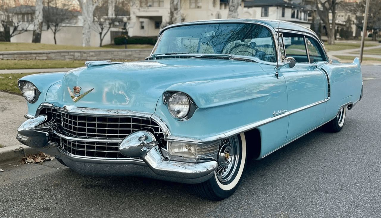 优雅的经典:1955年 Cadillac Fleetwood Series 62 座驾