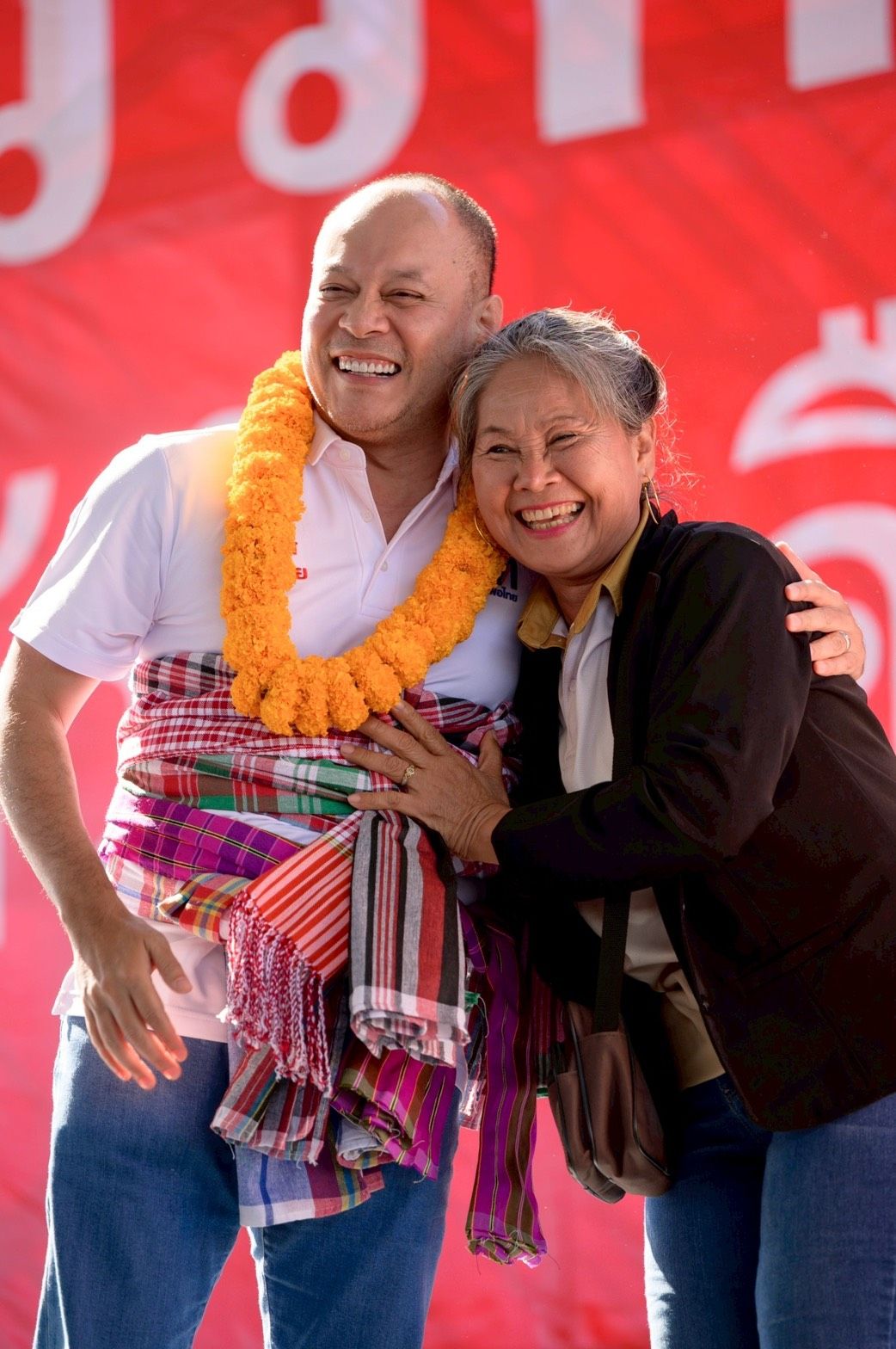 “纳塔武特” 表示为泰党目前仍能坚持，讽刺“阿努廷”解散议会将成为逃跑的总理