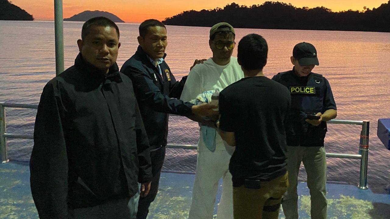 逮捕“坎尔·威尔法尔”，在象岛准备乘船逃往边界