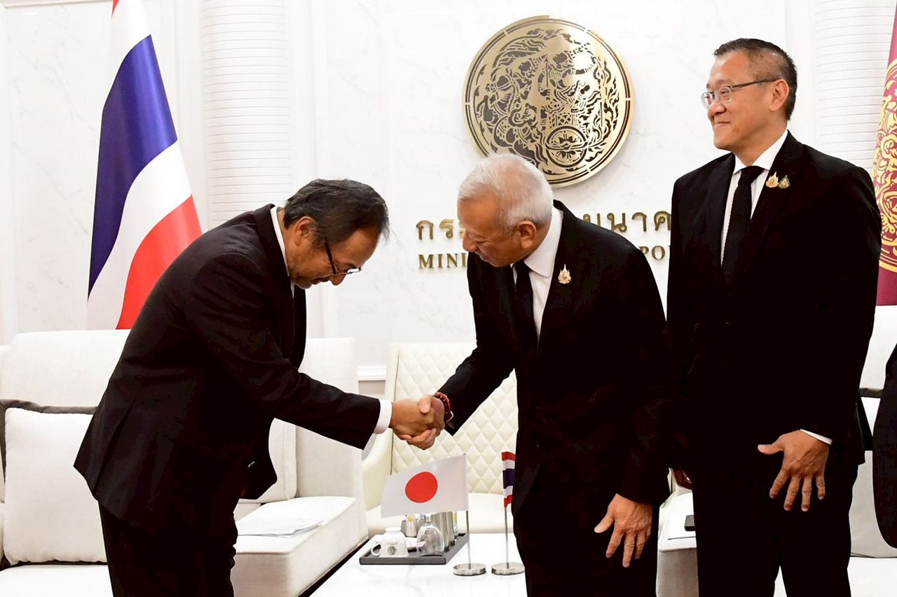 “皮帕”会晤日本大使 推进铁路和港口技术 提升泰国基础设施