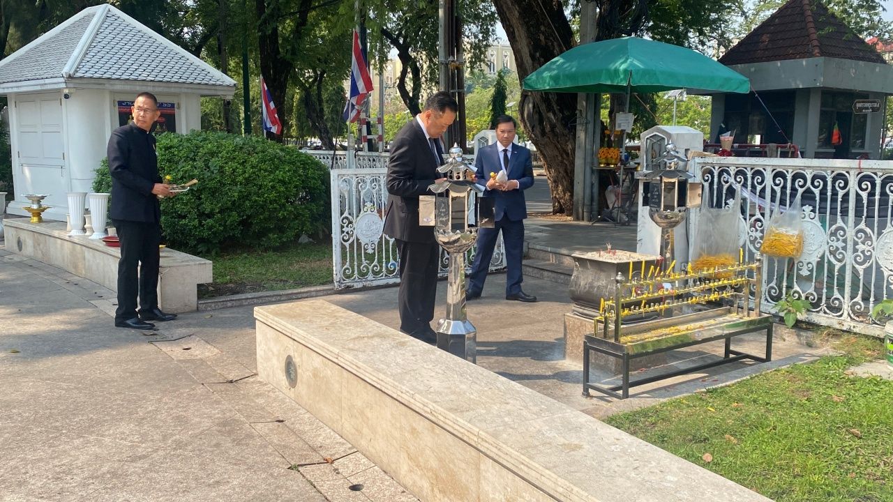 “阿努廷”下令终止意泰合同，起重机屡次倒塌，声称不怕被起诉