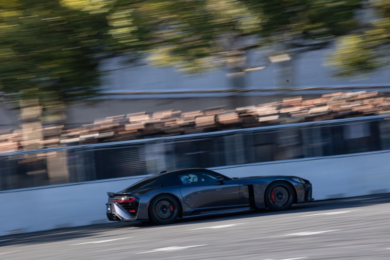 东京漂移：观看TOYOTA GR GT和GR GT3超级旗舰跑车首次漂移表演