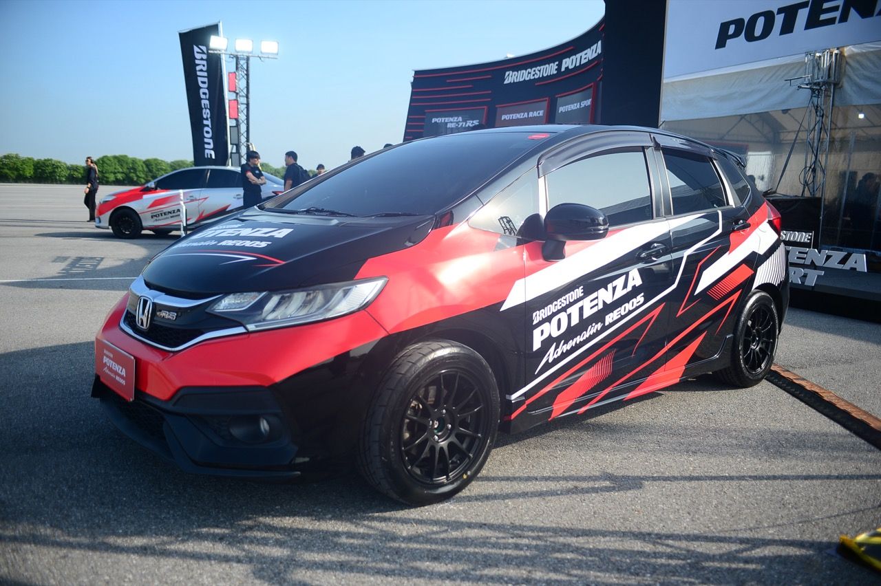 评测 BRIDGESTONE POTENZA Adrenalin RE005