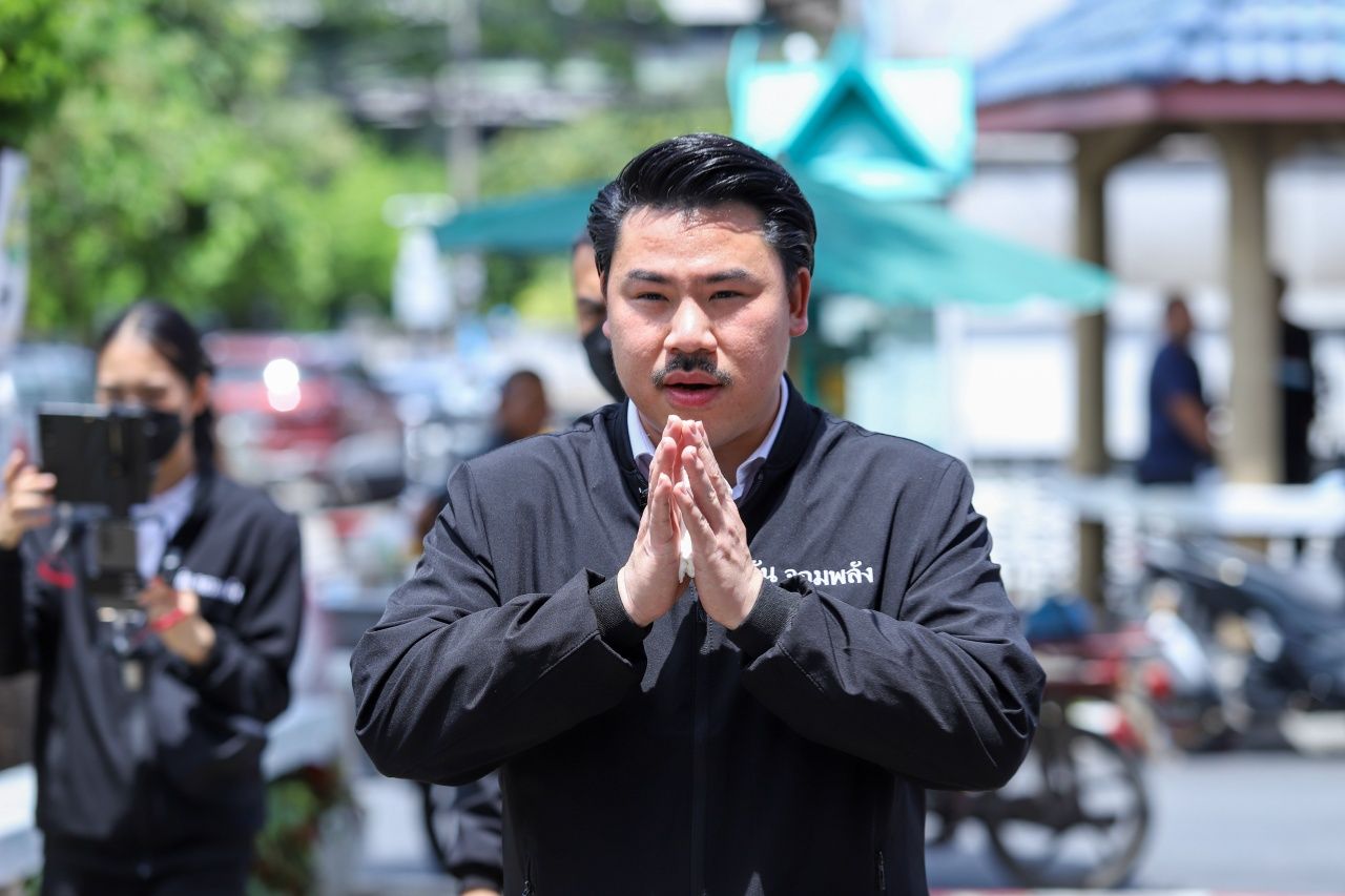 社交热议“加恩·托姆普兰”召开记者会 解释捐款与亲密“塔马纳斯”的问题