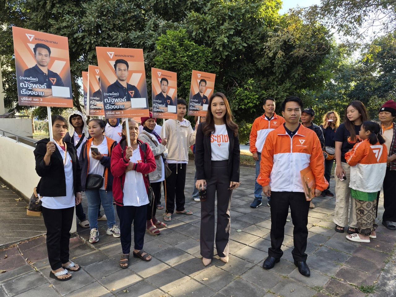 普及-民众党在武里南踊跃报名 朱美亚家族自相残杀-关注家族内战
