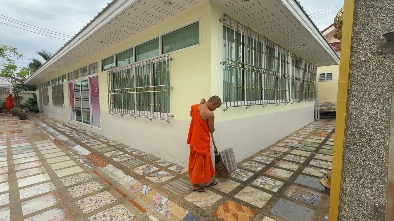 ​วัดโสธร助理主持人已经还俗，与女信徒高尔夫有关，村民表示遗憾