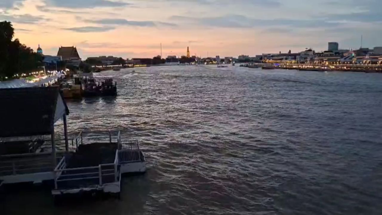 2025年水灯节，普桥热闹非凡，安全措施到位