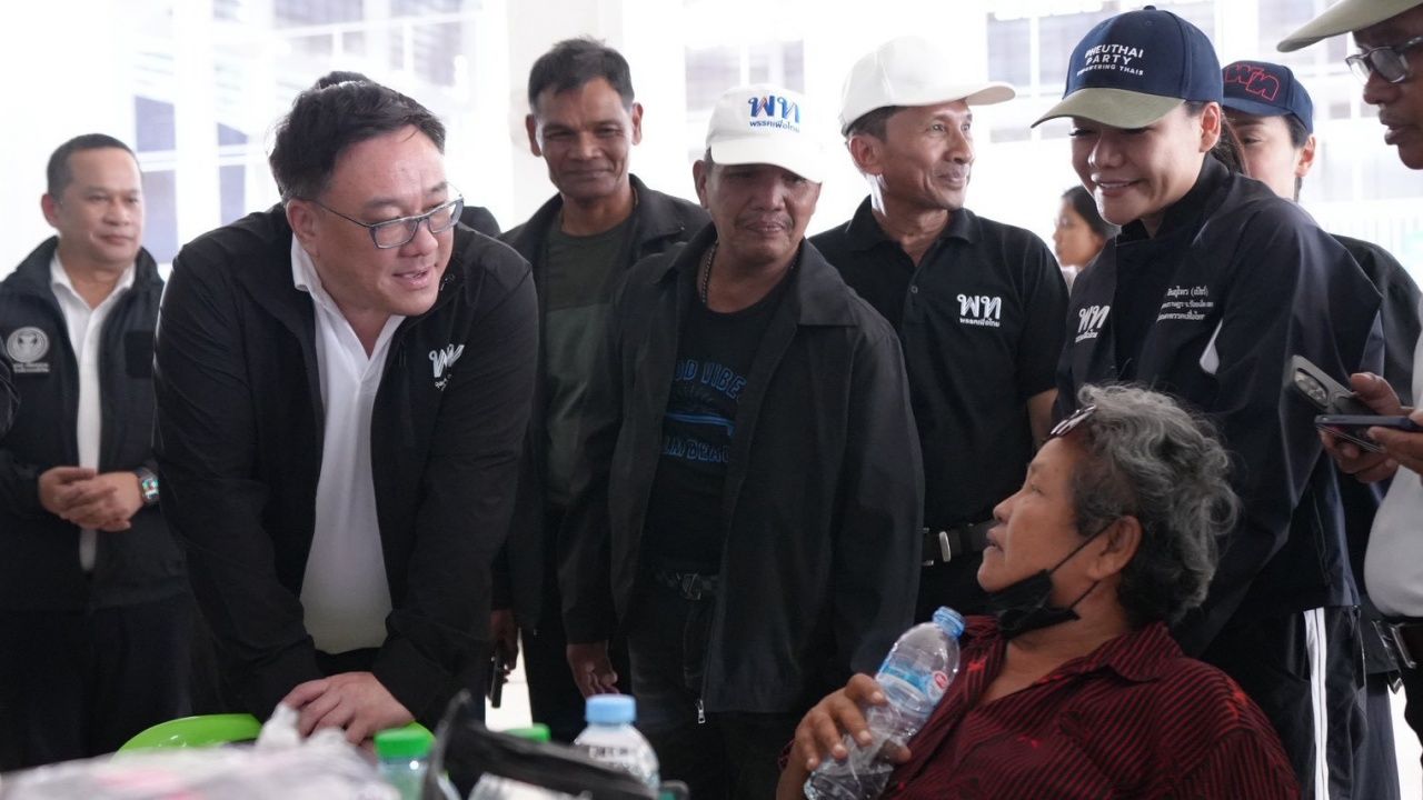 “朱拉潘” 呼吁政府优先清除民众家中的泥浆