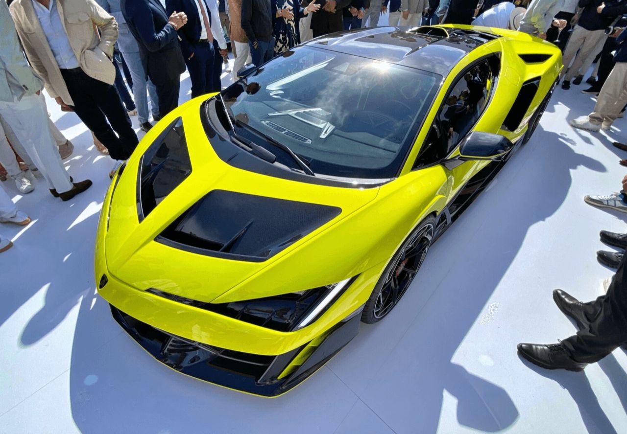 发布历史最强的 Lamborghini Fenomeno V12