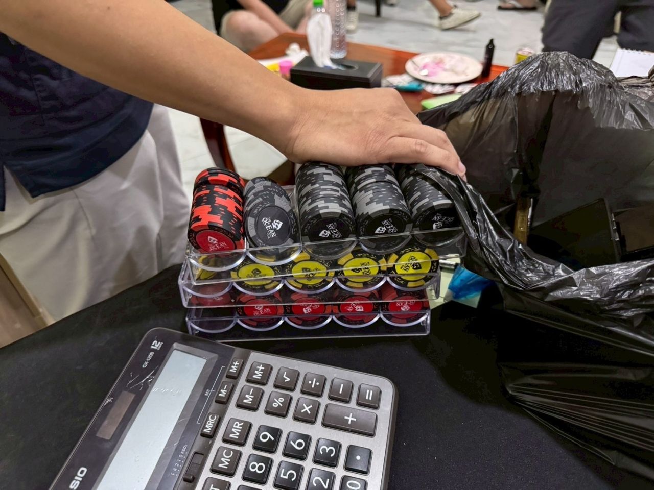 移民调查3 号突袭行动在芭提雅市中心捣毁外国人扑克赌博场所