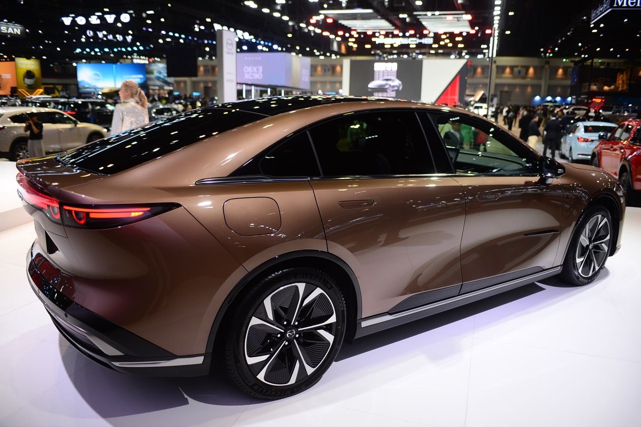 马自达将在 2025 泰国国际车展上首次开放预订全电动马自达6e电动车