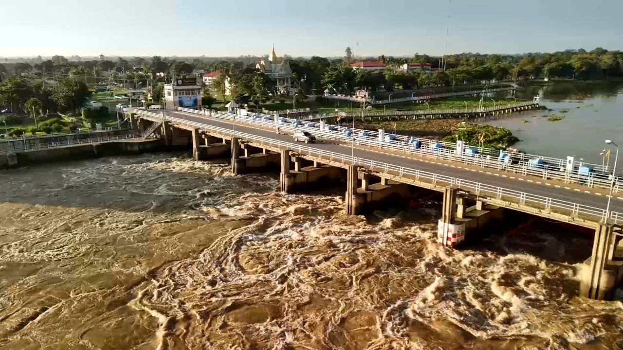 湄南河流域水位持续下降，10所学校仍被淹需要调整为线上教学