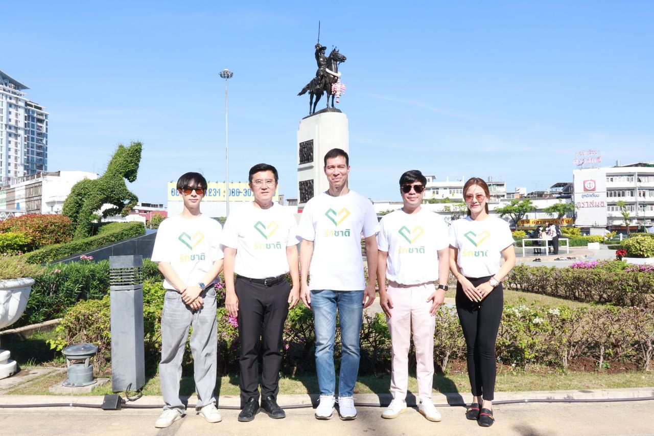 “爱国党”总理候选人在วงเวียนใหญ่进行竞选，Dr.เจษฎ์斥责วิโรจน์仍未意识到讽刺军队的问题