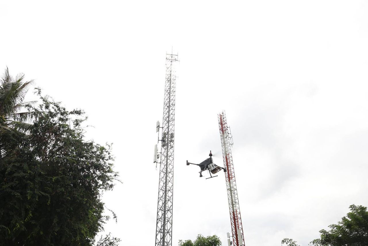 NBTC 出动直飞แม่สอด区域 使用无人机检测手机信号 阻止漫游与电话诈骗团伙