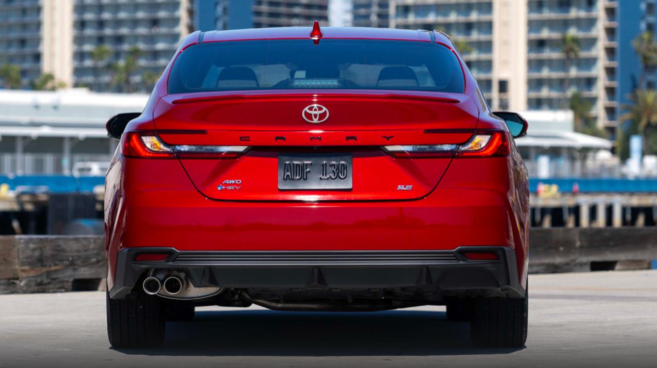突破帅气的三重环 Toyota New Camry Nightshade Edition