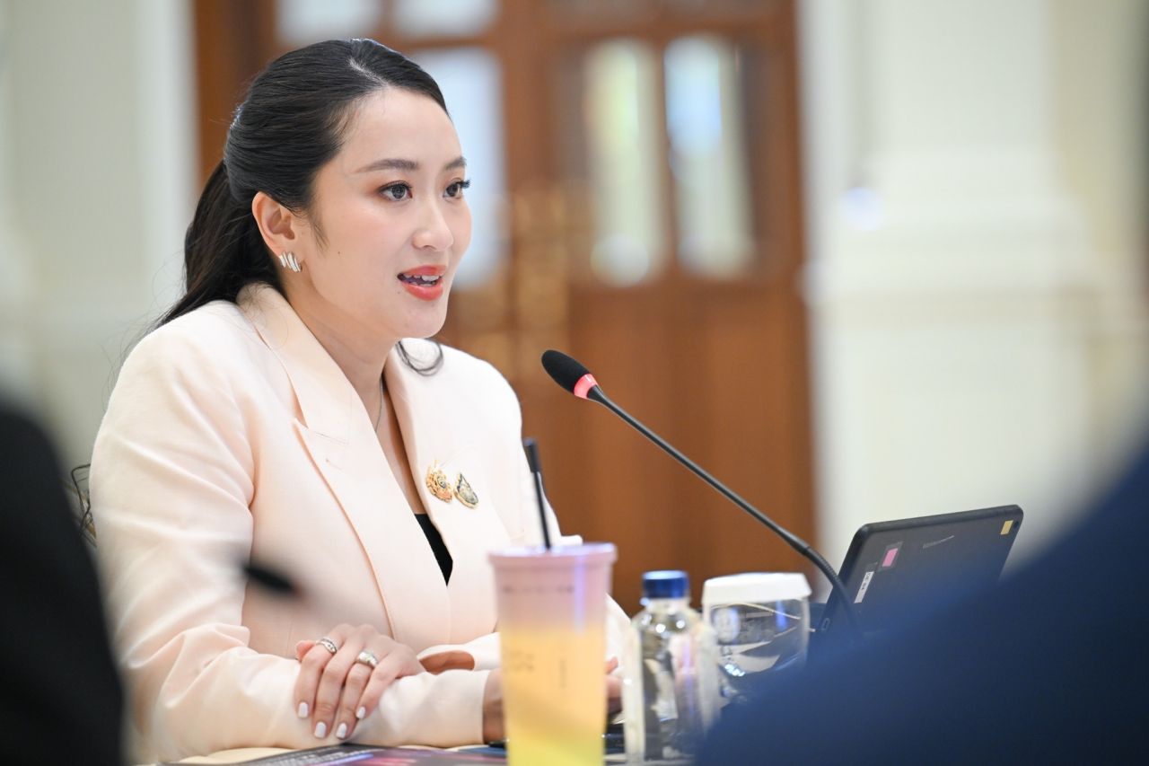 总理英拉敲定国家人工智能发展框架，目标在两年内培养人才