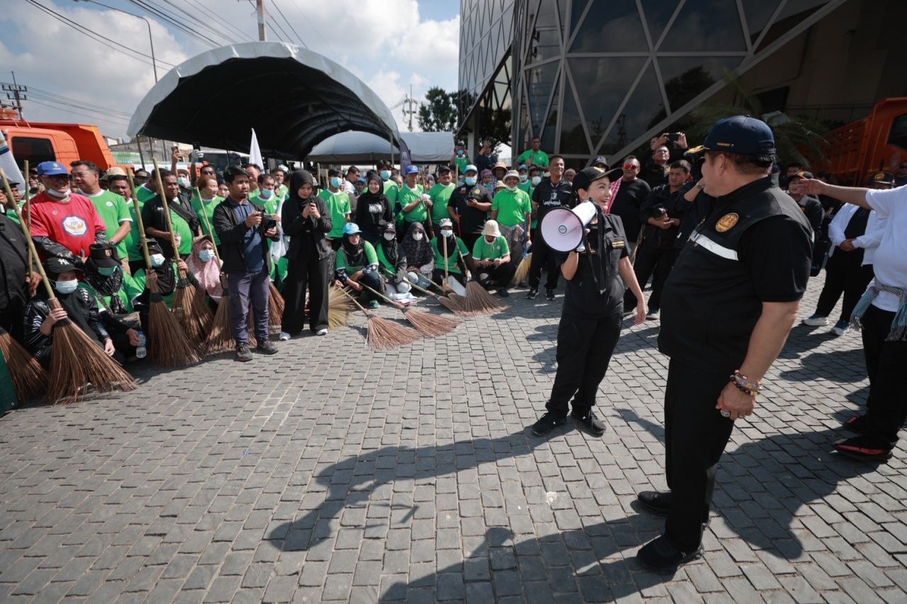 “纳卢蒙”带领教育部调查多所学校,派遣职业团队Fix It帮助修复住宅电力