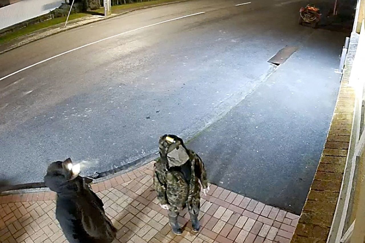 新西兰父亲被射击身亡，寻找其和三个女儿的行动历时四年终结