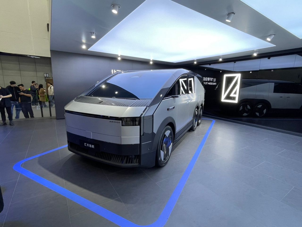 中国推进清洁能源生产,同时为社区创造就业机会