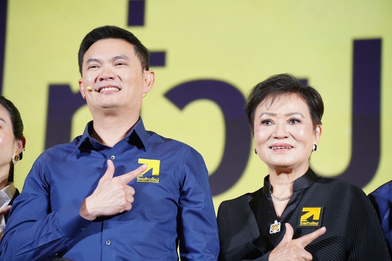 “尊夫人卡拉雅·索邦班尼”简历：从民主党的核心成员到新泰进步党的总理候选人