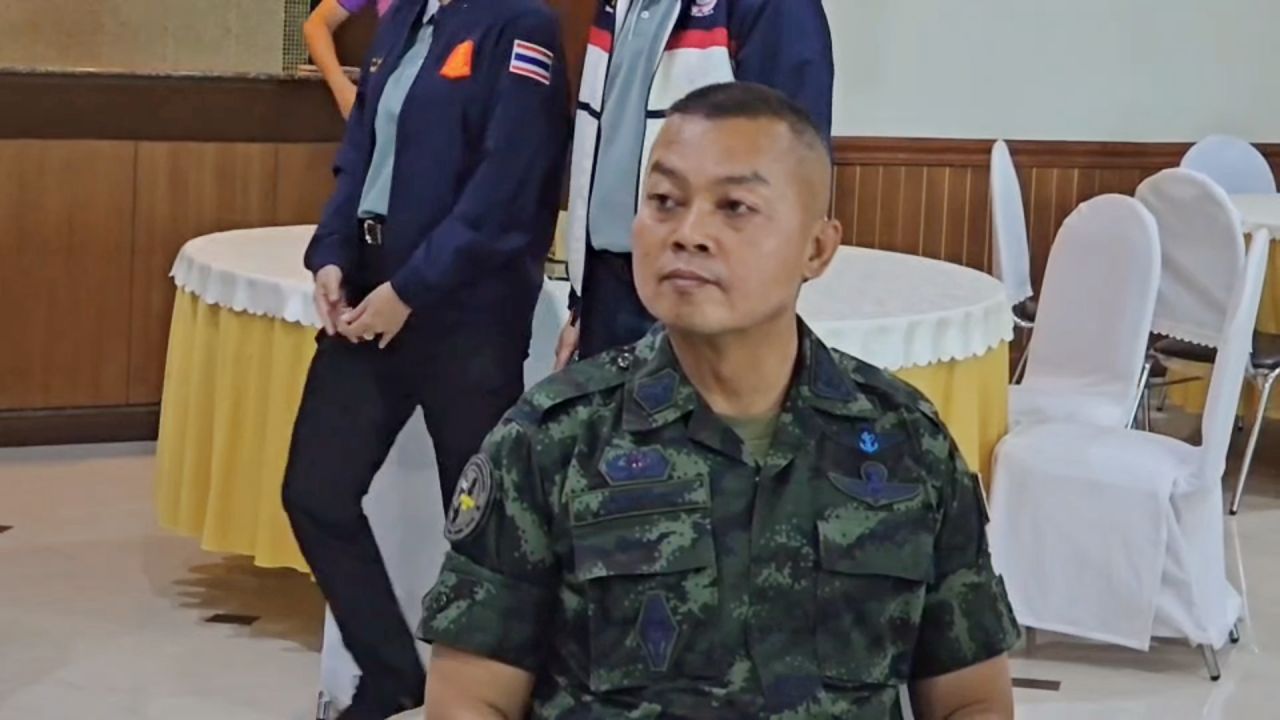 第二军区司令宣布发现柬埔寨士兵在泰国放置炸弹可立即射击