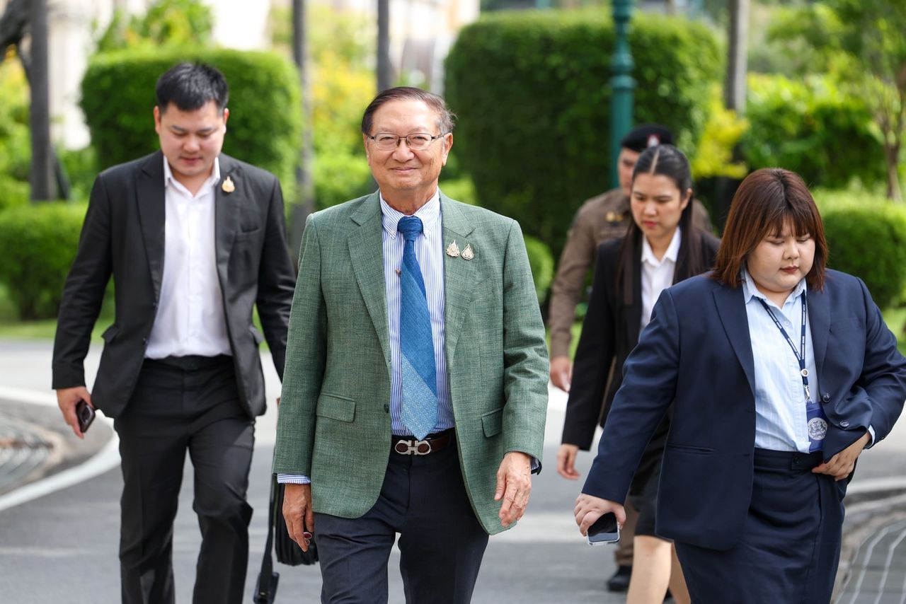 “พรมินทร์” 解释召开特别内阁会议原因 - “ว拉武” 拒绝采访，调侃媒体太狠心