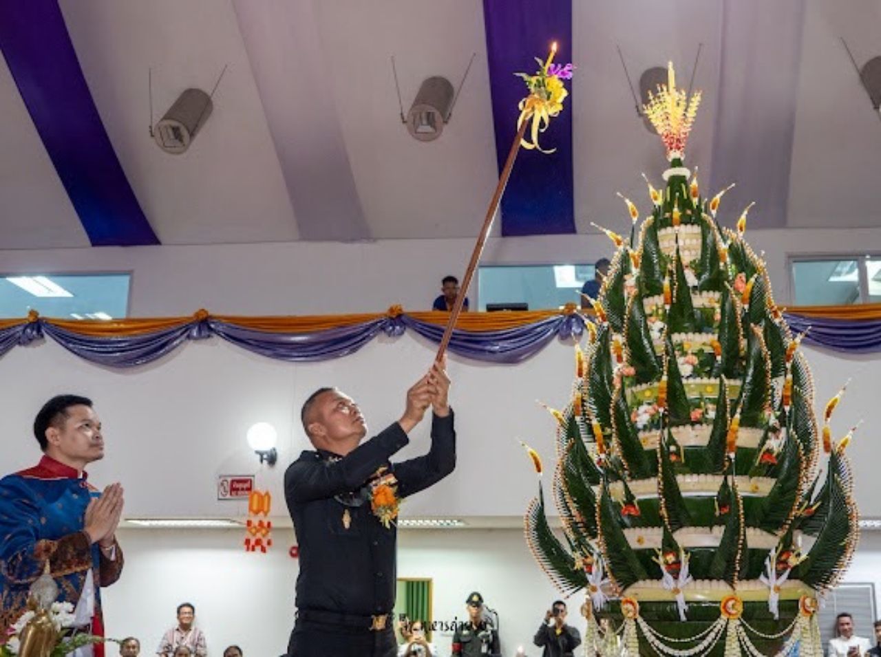 “第二军区司令” 呼唤年轻一代爱国爱家，成为国家的中坚力量