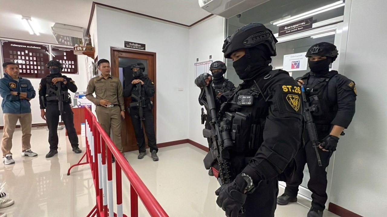 逮捕了“艾宾”团伙头目，杀害并焚烧4人，因害怕被特别行动队击毙而未反抗