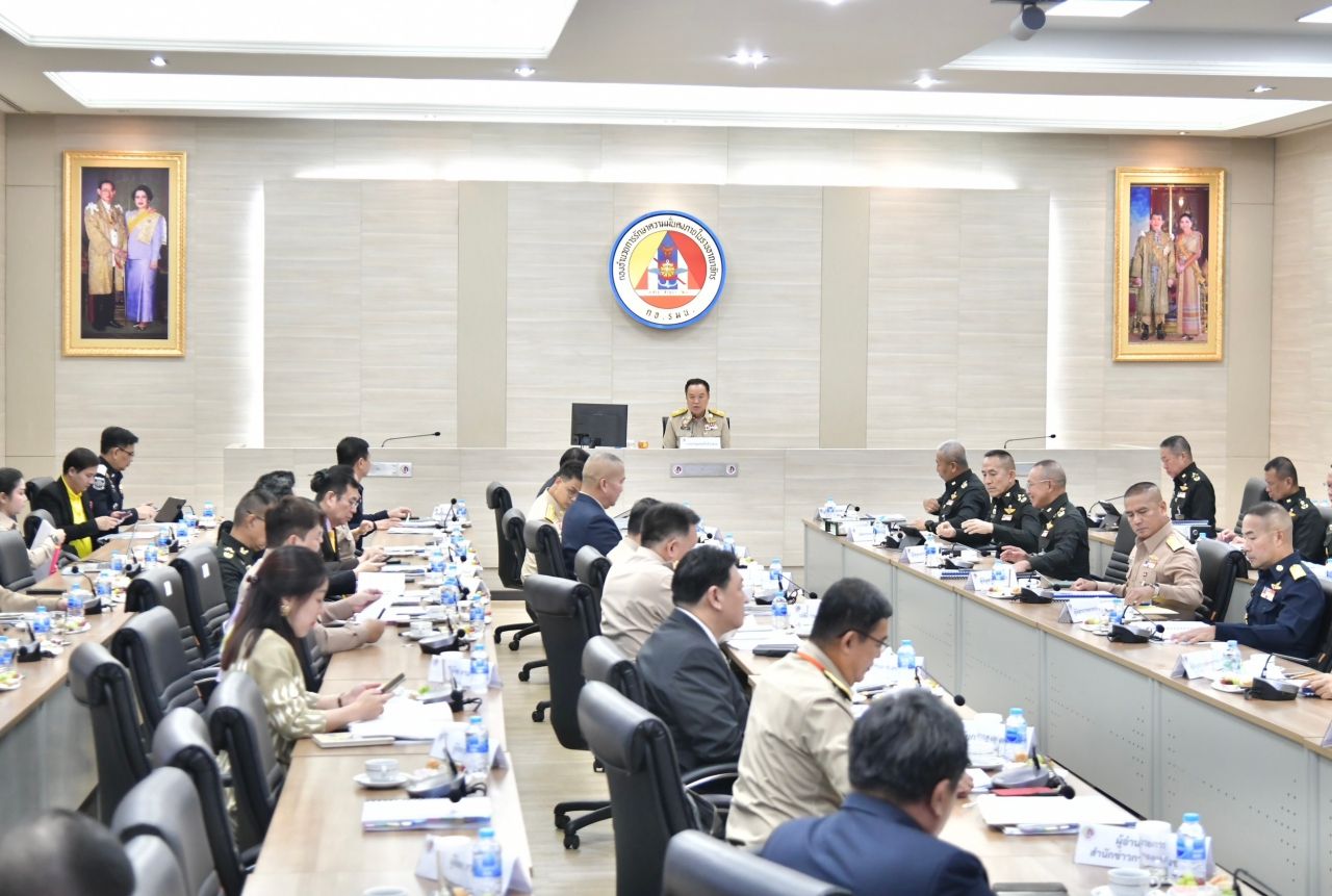 总理召集安全部门开会，首度召开国安会议，讨论架构与人力配置