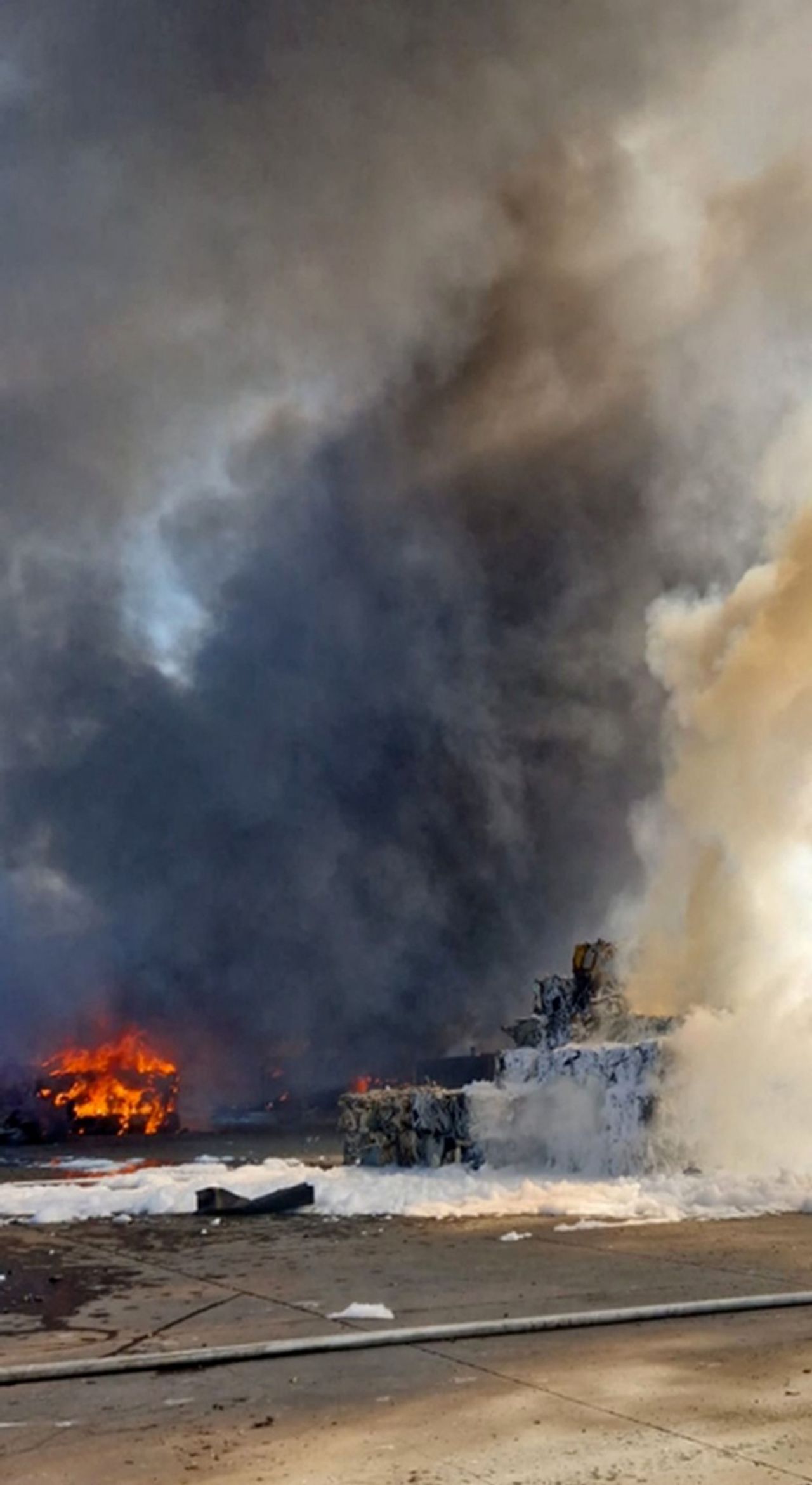 爆炸震惊 罗马加油站爆炸致25人受伤