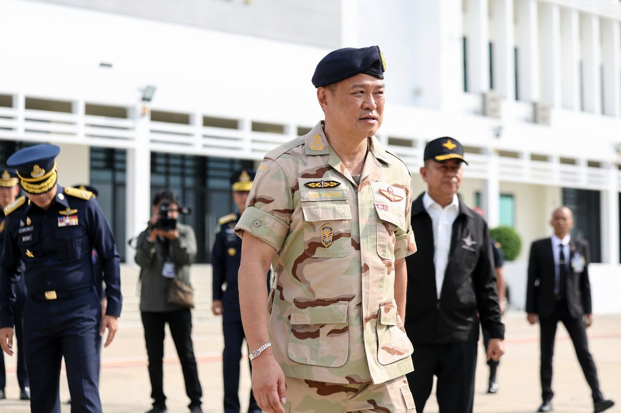 “阿努廷”访问会合－塔玛丽亚基地及攀登丘珍山 在看望触雷士兵之前