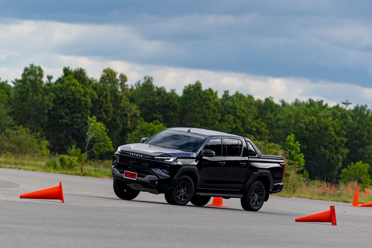 试驾评论：丰田Hilux TRAVO OVERLAND 4TREX Plus 灵活转向，柔和减震